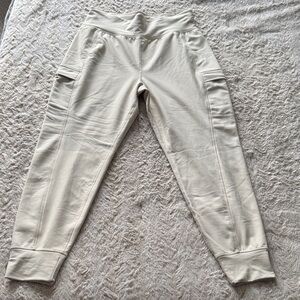 Old Navy Cream Extra High-Rise Jogger